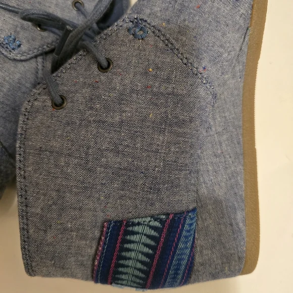 TOMS Speckled Denim Wedge Booties Tribal Design On Back Heels Laceup Shoes Sz 6 - Picture 7 of 17